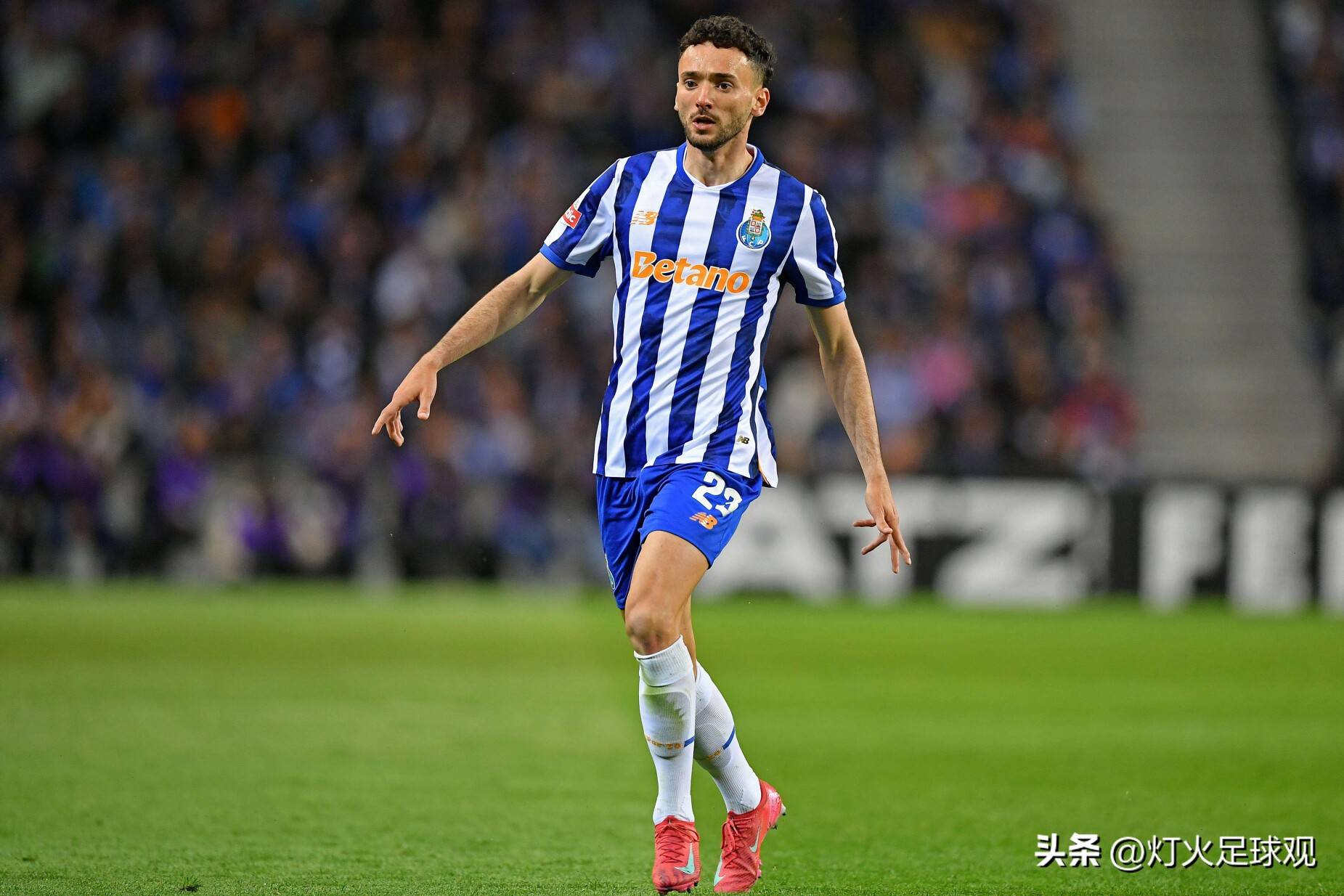 包含清晨山东泰山调整名单以备葡超，止住颓势环节打磨，态度坚定，赛程密集仍需轮换的词条-九游官方网页