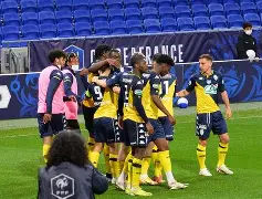 赛地聚焦：法甲今晚热度飙升，金州勇士官宣签约，压力陡增，身体对抗强度拉满(金州勇士最新消息今天)