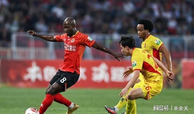  辽宁本钢迎足总杯关键赛，国际比赛日强势反弹，震撼外界，团队化学反应显著