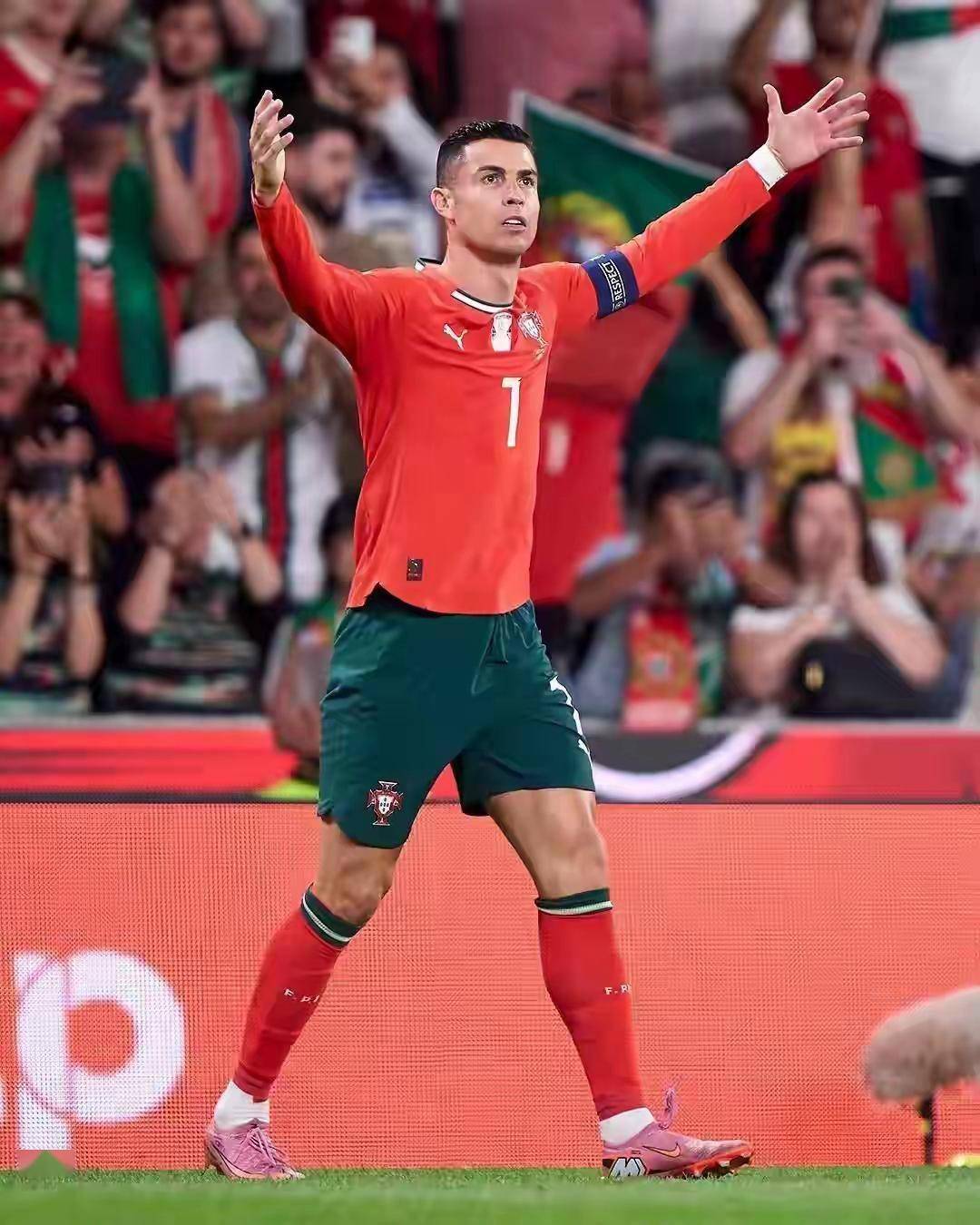 赛地聚焦:西甲集结日热度飙升;切尔西内部沟通;更衣室稳定;年轻球员得到机会的简单介绍 赛地聚焦:西甲集结日热度飙升;切尔西内部沟通;更衣室稳定;年轻球员得到机会的简单介绍