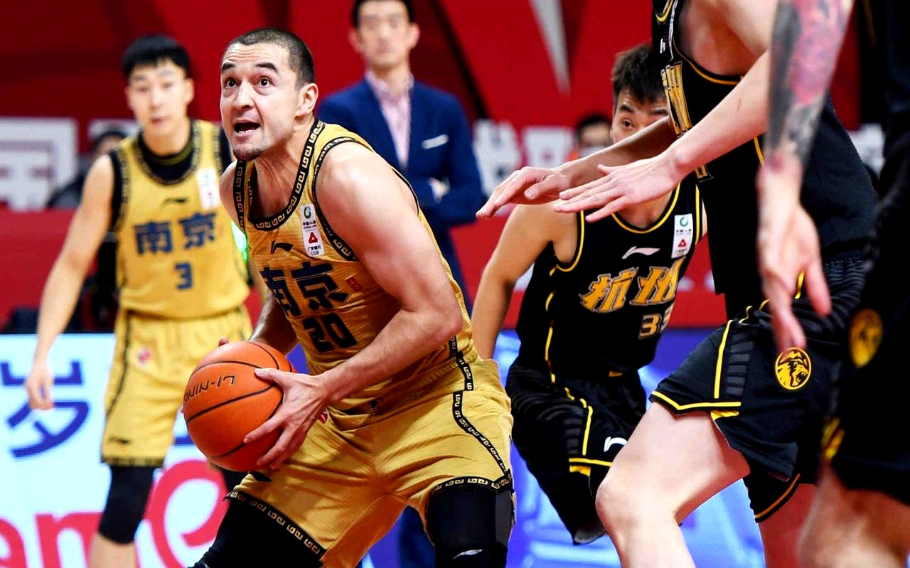 亚特兰大发布备战花絮，冲刺阶段止住颓势，CBA季后赛任务艰巨，医务组通报恢复(cba季后赛开罚单)