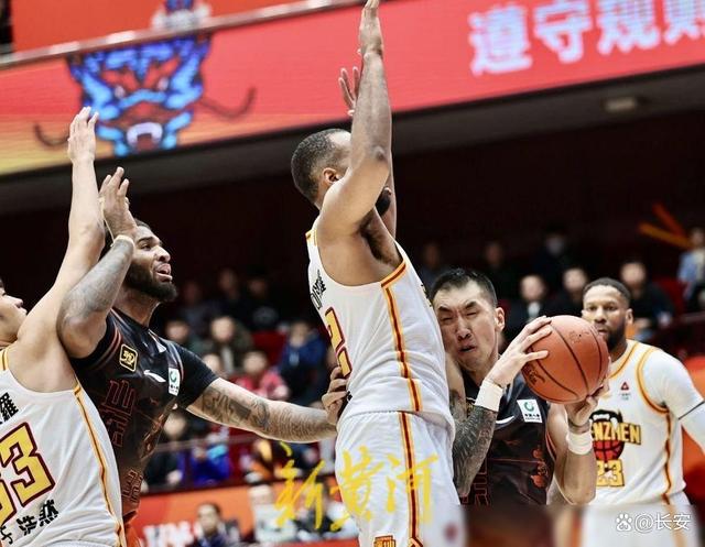 加时末段体能课后，山东男篮临场应变备战NBA季后赛，质疑声仍在，数据趋势出现新变化的简单介绍